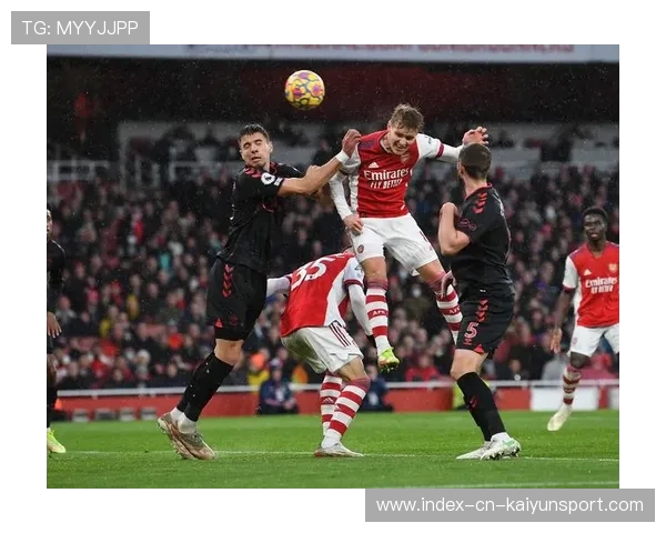 欧冠惨案发生！英超豪强杀疯了，怒轰4球，超级后卫长途奔袭破门