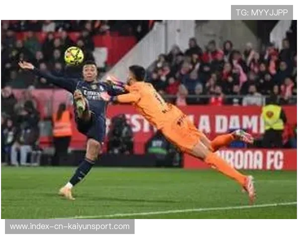 皇马反击一条龙，维尼修斯轻盈挑射得分