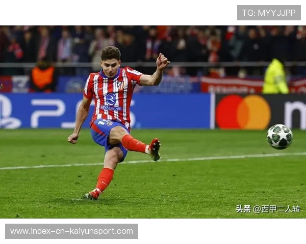 前锋点球命中随后带队取得晋级资格备受赞誉